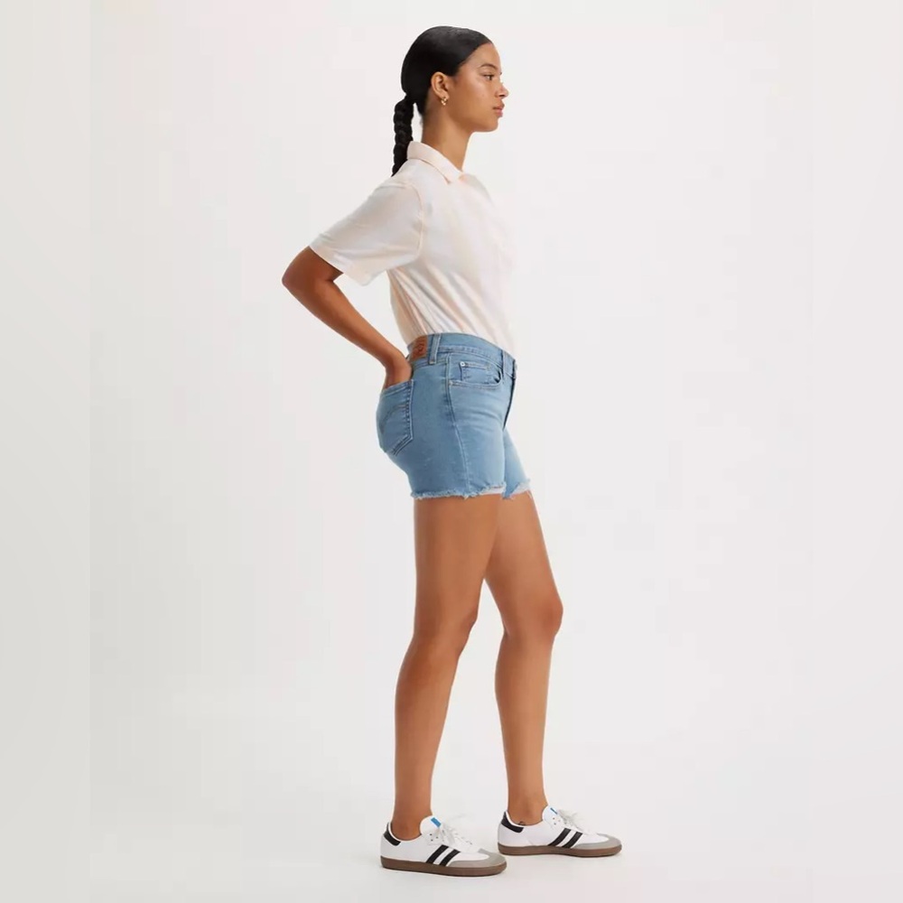 Levi’s - Picture 3 of 6